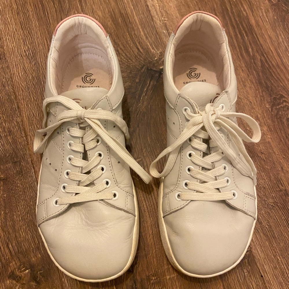 Groundies Barefoot Leather Sneakers (Women’s 7.5)